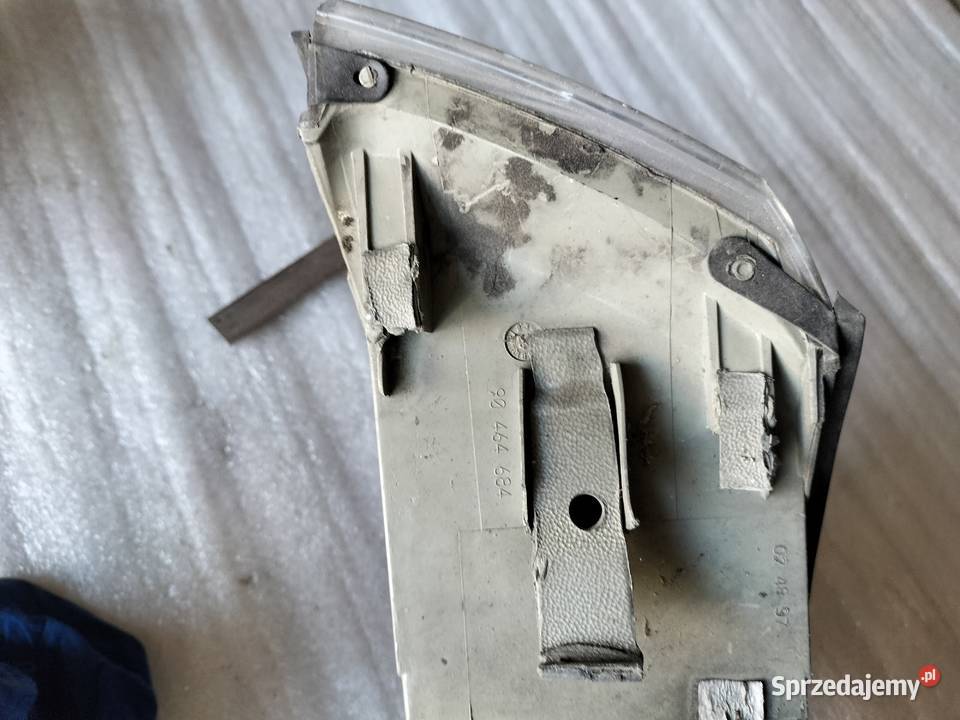 Opel Vectra B KIERUNKOWSKAZ PRAWY 90464684 Kamień-Kolonia