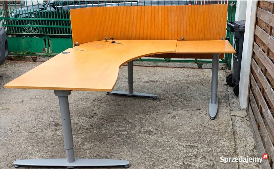 Biurko Kinnarps z panelem regulowanym Biurka Warszawa