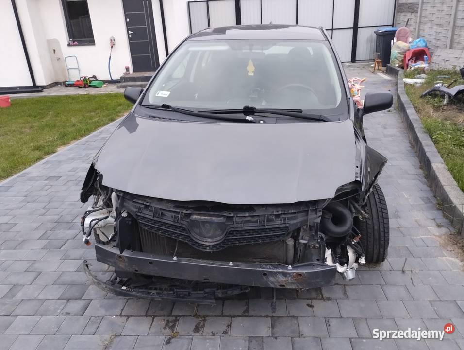 Toyota Auris 14 D4D uszkodzona Rzepin Drugi