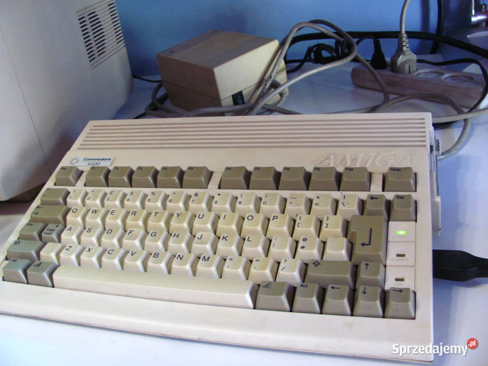 Komputer Amiga 600 z zasilaczem Łódź