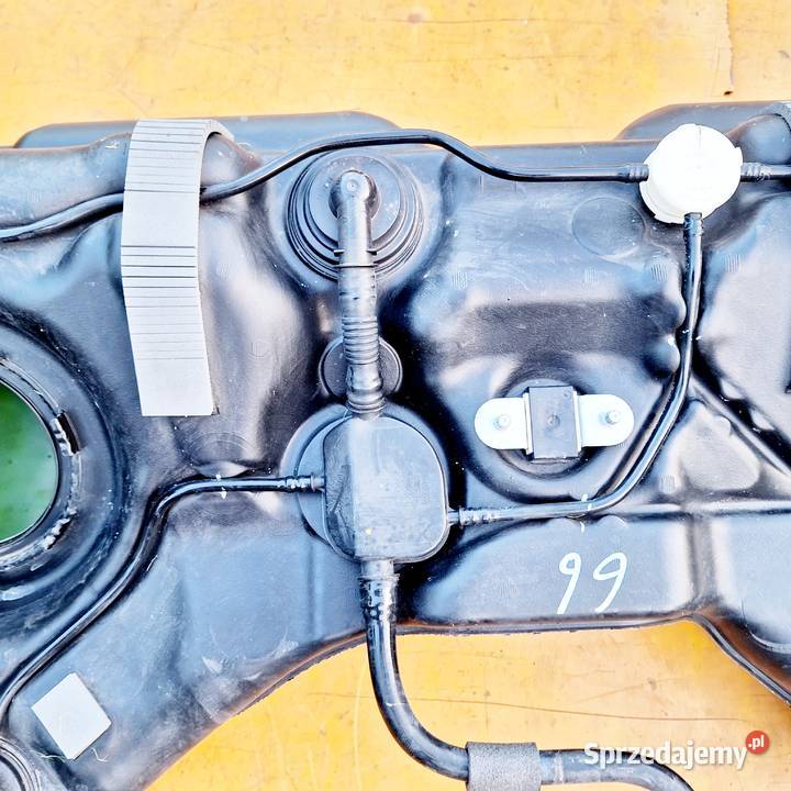 MERCEDES W204 LIFT SEDAN ZBIORNIK PALIWA Radom sprzedam