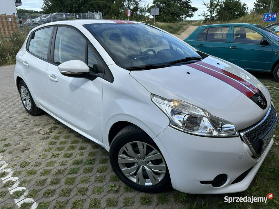 Peugeot 208 Benzyna tempomat nawigacja isofix tempomat