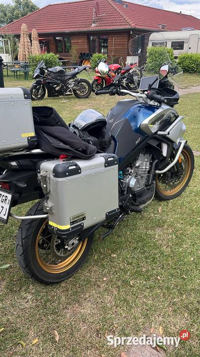 Motocykl turystyczny Cfmoto 800mtKTM