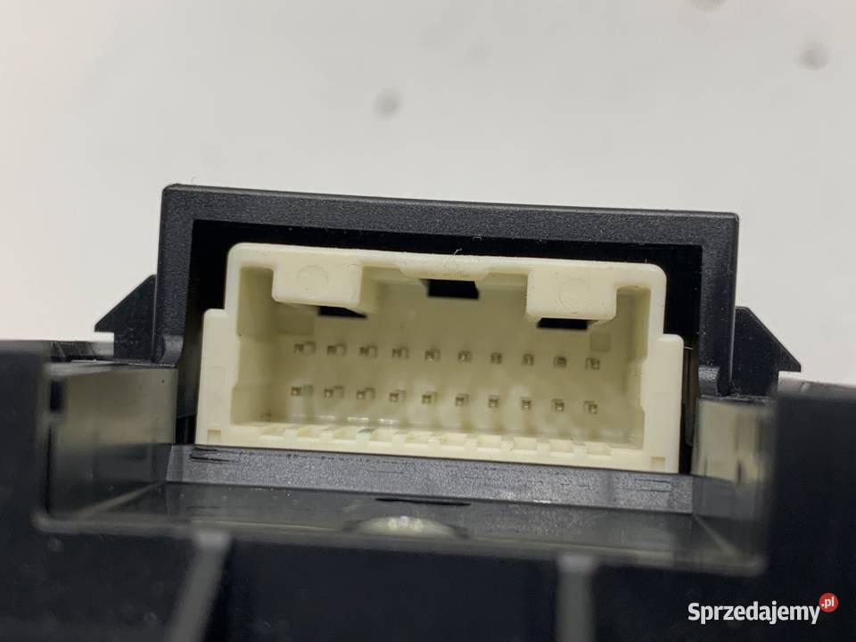 PRZEŁĄCZNIK SZYB TOYOTA COROLLA E21 8404002160