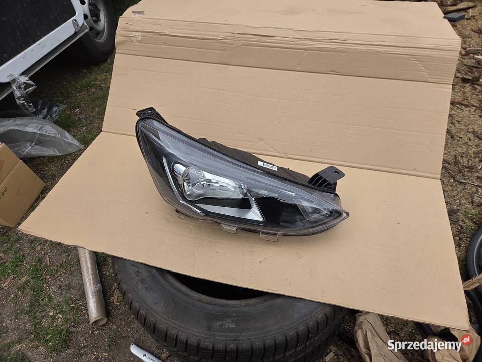 Lampa prawa przód przednia Ford Focus IV 2546956 sprzedam