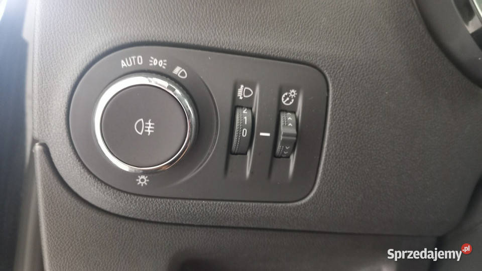 Opel Crossland X Opel Corssland X 12T 110 ogranicznik prędkości Crossland X Łódź