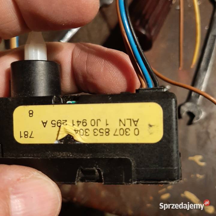 silnikdo podnoszenia reflektora touran Rzeszów