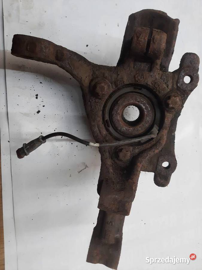 Opel Zafira B 18 16V piasta zwrotnica prawa z osobowe Zwrotnice łódzkie Ksawerów