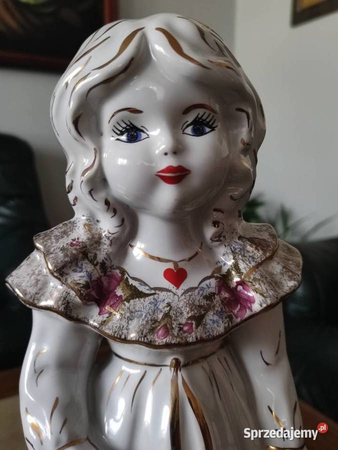 Duża sygnowana porcelanowa figurka Chodzież Janów Lubelski
