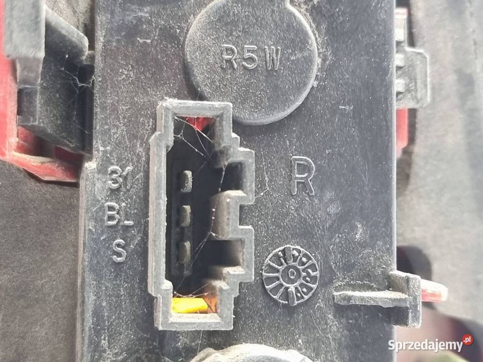 LAMPA PRAWA TYŁ VOLKSWAGEN GOLF IV Lipno