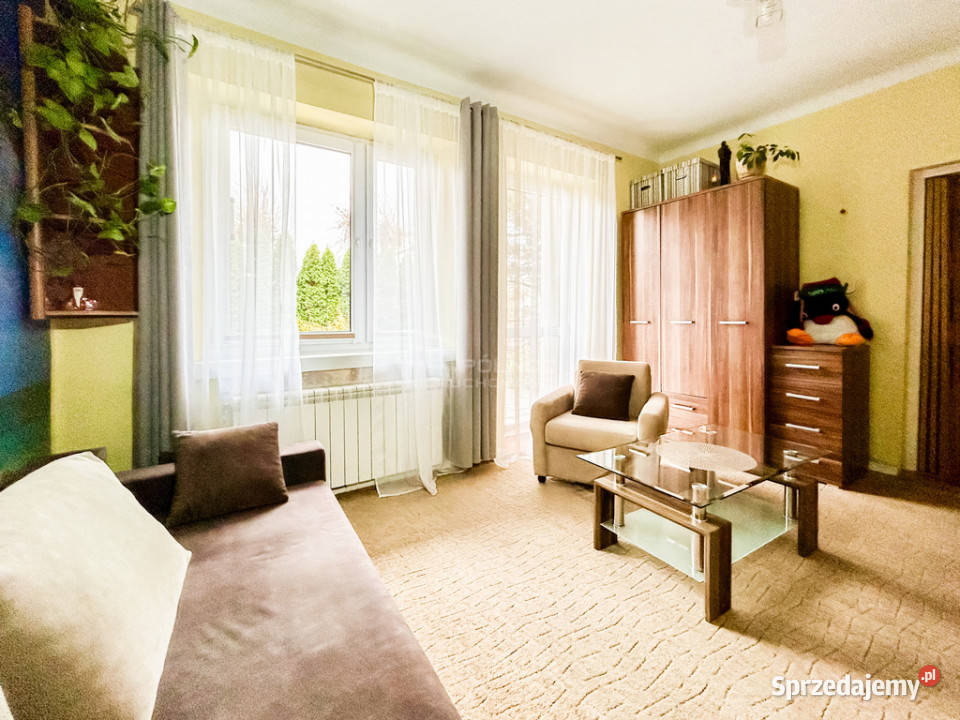 Funkcjonalny dom z basenem w Tomaszowie