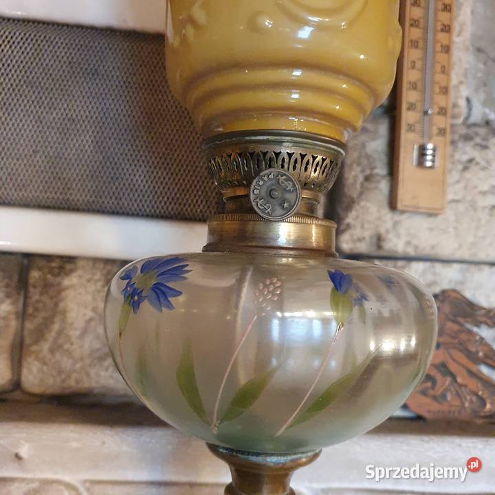 Sprawna masywnakamienna lampa naftowawys 90 Wrocław