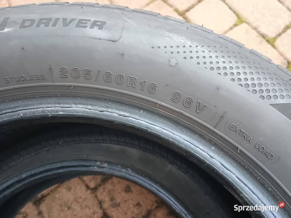 Opony wielosezonowe 205 60 16 96V Korsze
