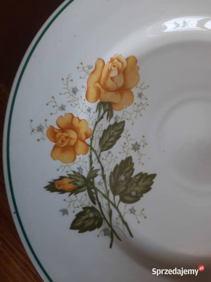 Ceramika Włocławek duży talerz w herbaciane róże