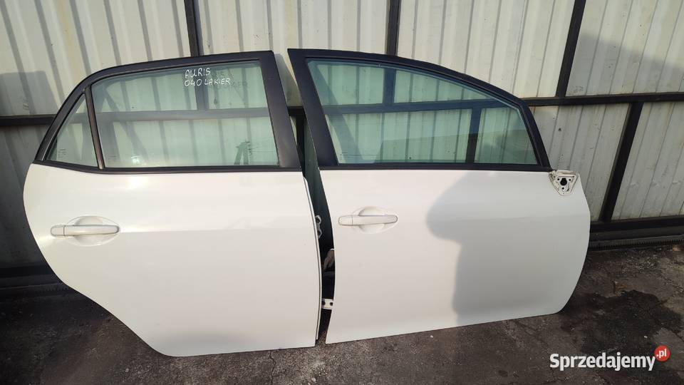 TOYOTA AURIS 1 LIFT 0912 DRZWI PRZOD TYL PRAWE osobowe Włoszczowa