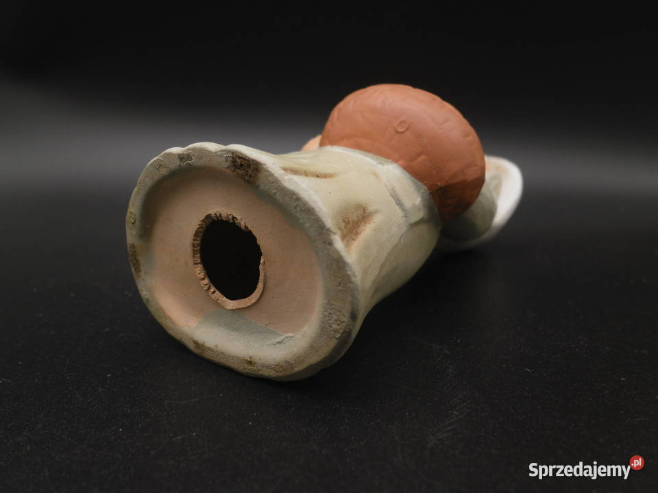 Ceramiczna figurka przedstawiająca dziewczynkę z Porcelana i szkło Raszków