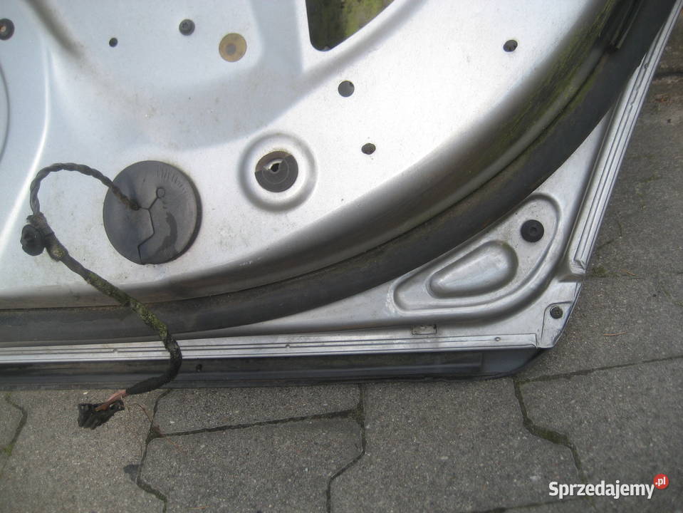 audi a4 b6 kombi małysz 0104r drzwi tył prawe Drzwi wielkopolskie Rakoniewice sprzedam