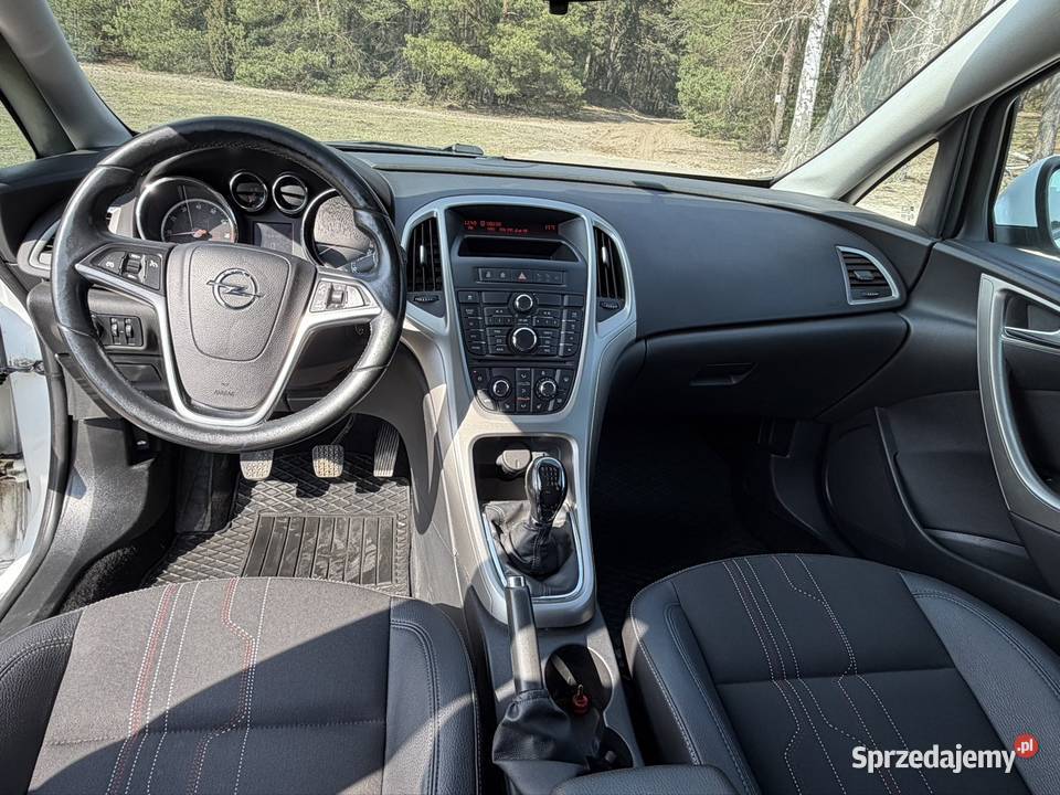 Opel Astra 14 120 manualna