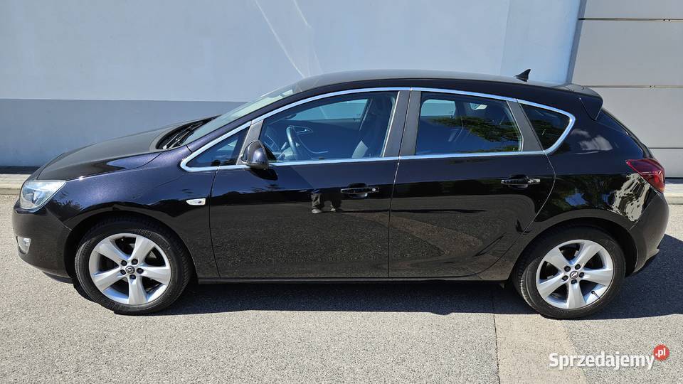 Opel Astra J 16 nawigacja stan bez rdzy prosta wspomaganie kierownicy mazowieckie Warszawa