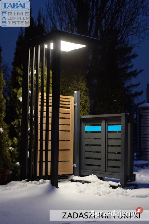 Aluminiowe zadaszenie furtki oświetlenie LED