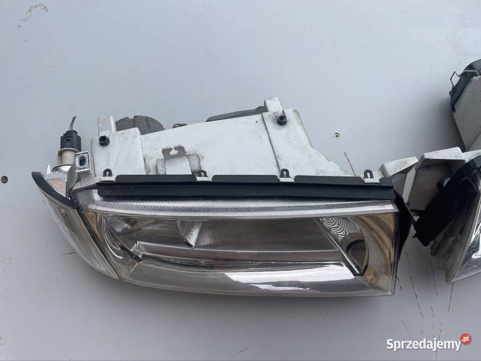 Reflektor lampa przód lewa prawa skoda octavia I Szczecin
