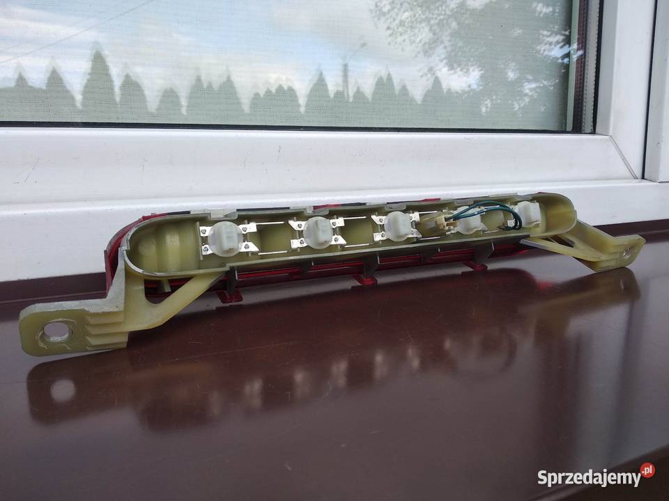Toyota Corolla Verso 2 II trzecia lampa światło osobowe Części samochodowe Sieradz