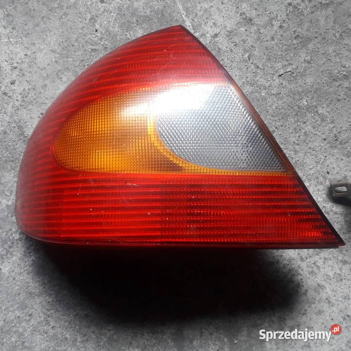Tylna lampa kierowcy FORD MONDEO MK2 Żabno