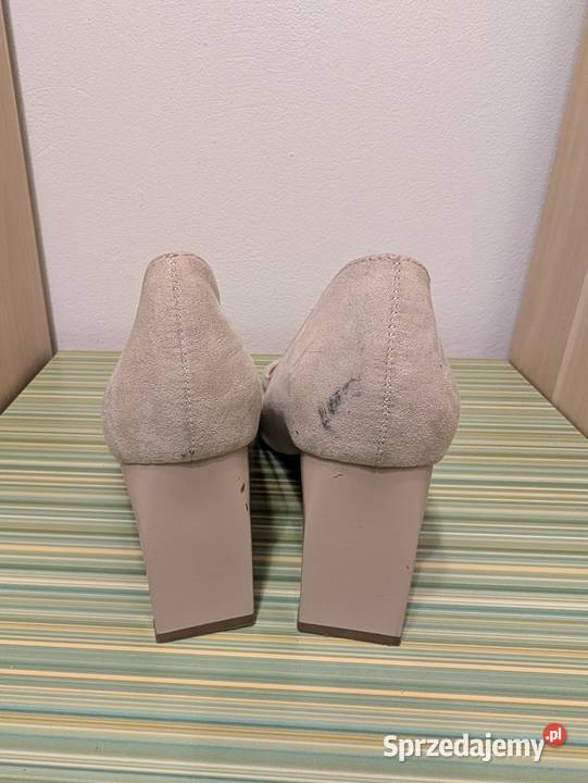 Buty na obcasie 41