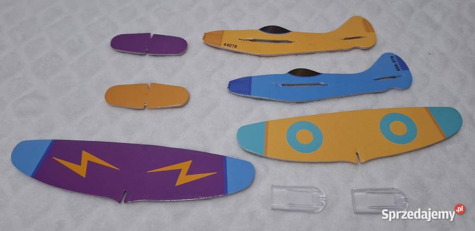 Piankowy lekki składany samolot do rzucania 135