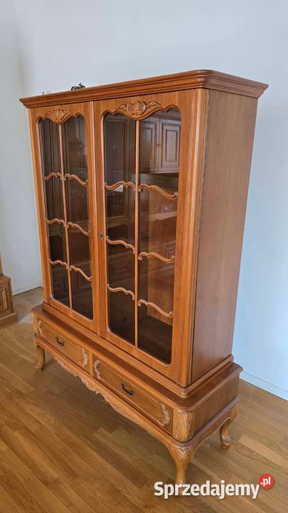 Witryna na giętych nogach serwantka w stylu kujawsko-pomorskie Sypniewo
