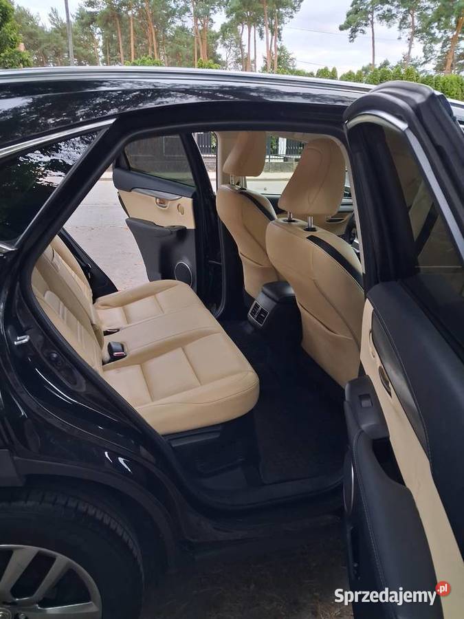 Lexus NX czarny na gwarancji salonu LEXUS Warszawa