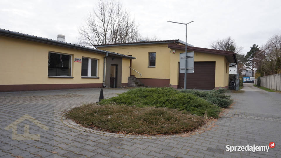 Budynek użytkowy w Karczewie Karczew