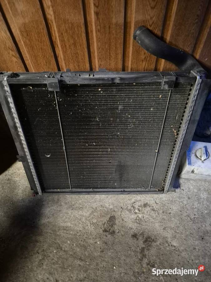 Chłodnica mercedes w 124 oryginał osobowe