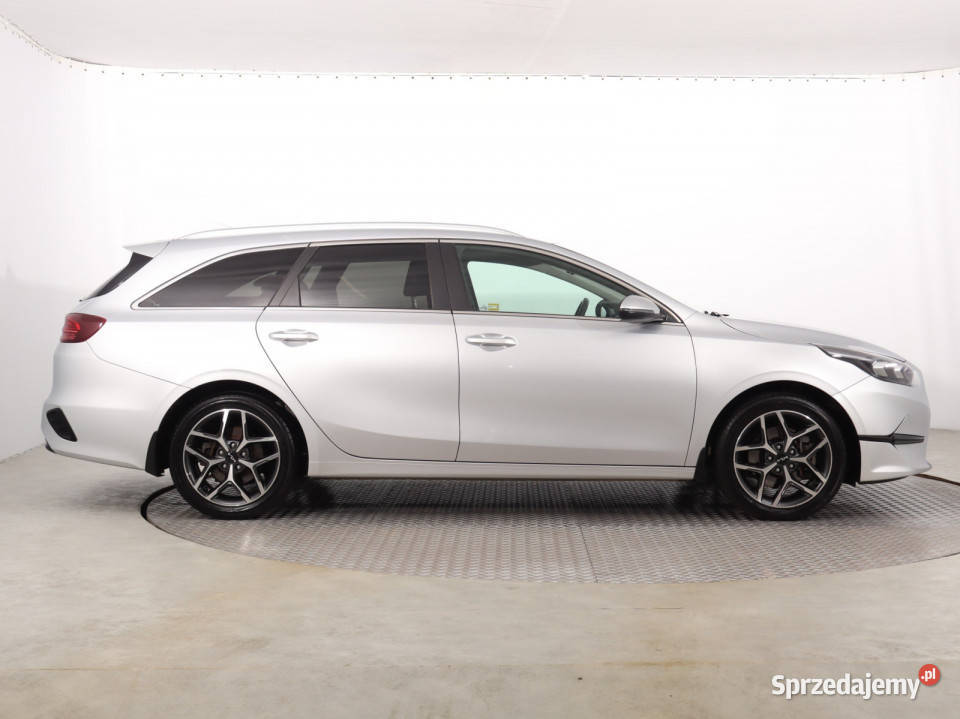 Kia Ceed 15 TGDI nieuszkodzony Katowice