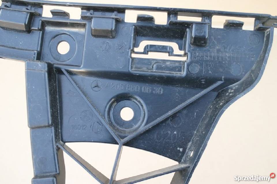 C KLASA W205 COUPE ŚLIZG ZDERZAKA PRAWY TYŁ Części samochodowe Bieleń sprzedam