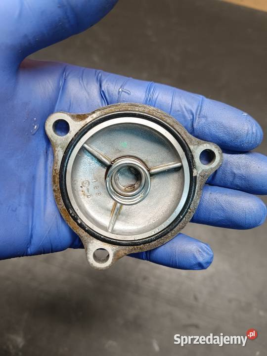 Osłona dekiel pokrywa filtra oleju silnik części małopolskie Gołaczewy