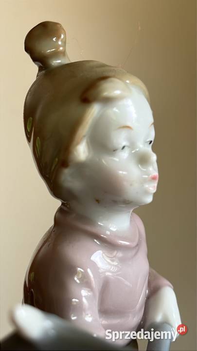 Figurka chłopca z parasolem Syg Import i 646 Porcelana i szkło Gdańsk sprzedam