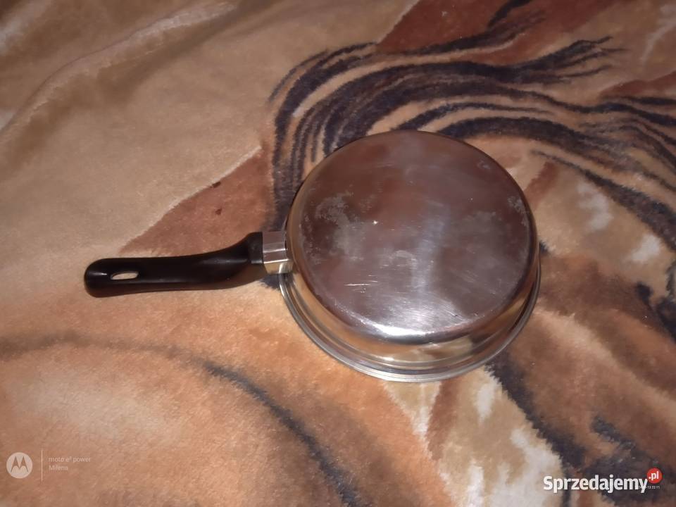 Sprzedam średniego rozmiaru patelnię Bukowno