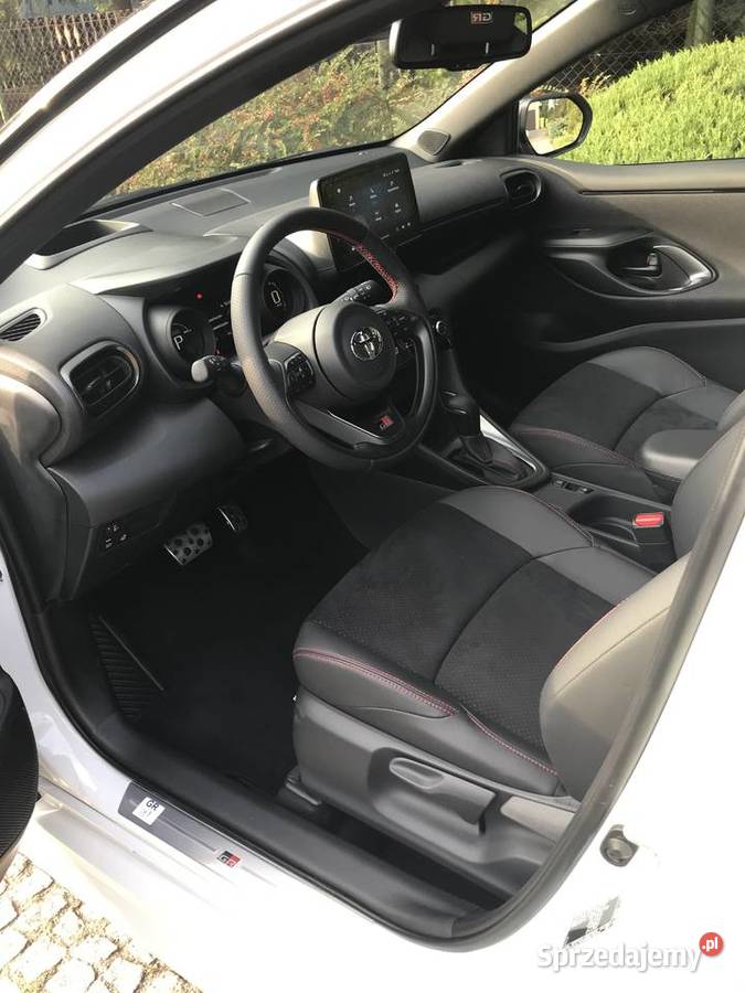 TOYOTA YARIS GR 116 biała perła automatyczna Kleczew