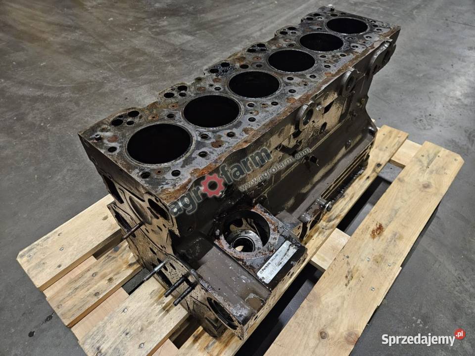 Blok silnika Massey Ferguson 3610 3090 3080 Byków