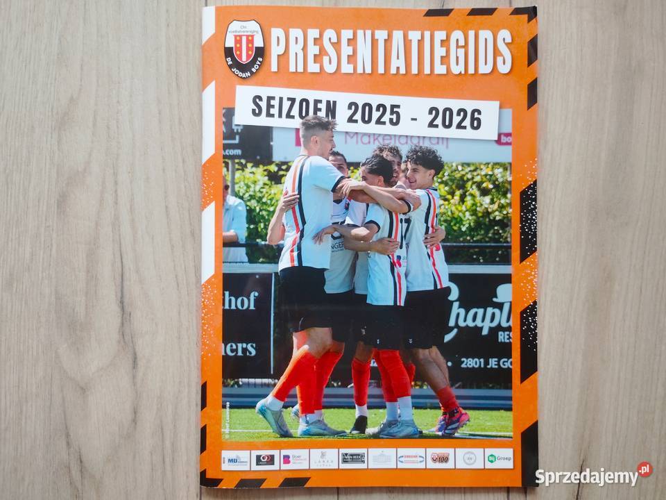 Magazyny piłkarskie CVV de Jodan Sports i dwutygodnik