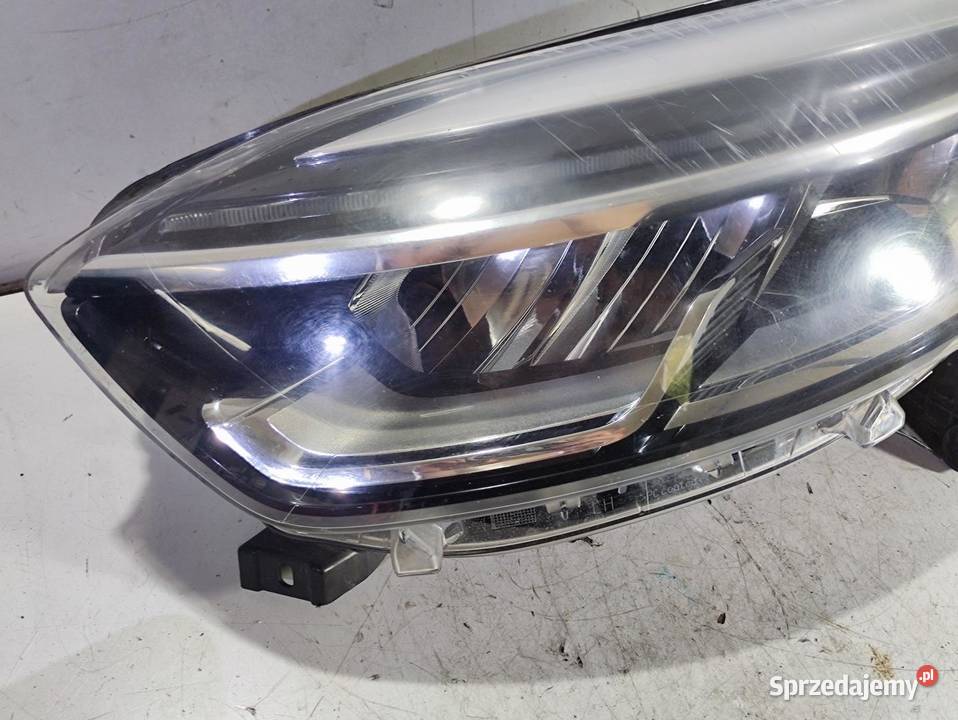 LAMPA PRAWA PRZÓD XENON CAPTUR I 260606159R osobowe sprzedam
