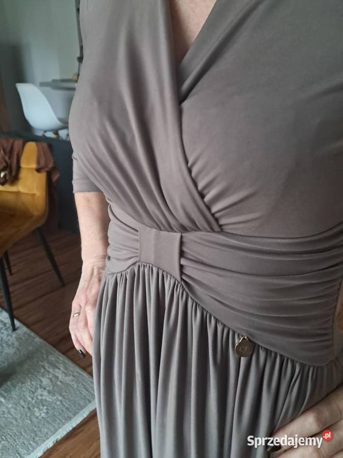 nowa beżowa sukienka firmy Chiara Forthi rozmiar