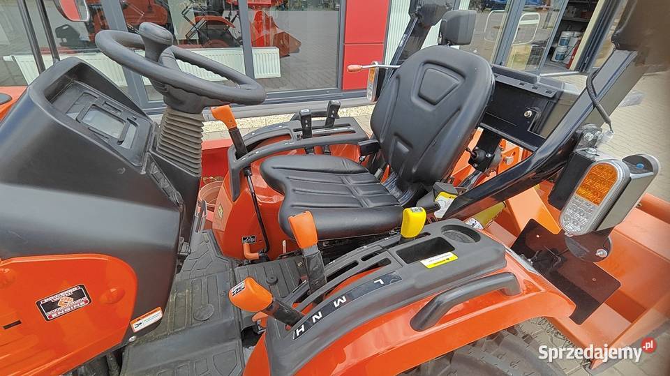 Ciągnik kompaktowy AVENGER 26 25 4x4 NOWY łódzkie Rząśno sprzedam