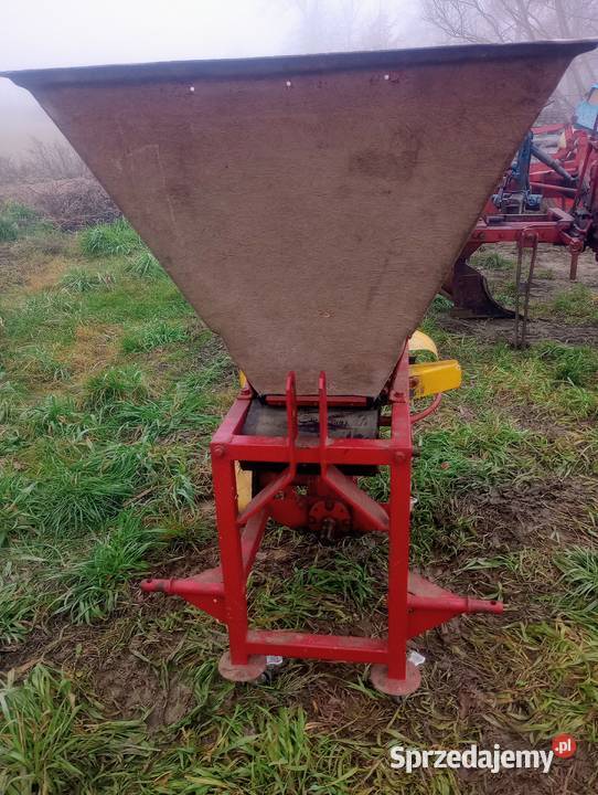 Rozsiewacz Motyl kłos Rozsiewacze nawozów Huta Nowa sprzedam