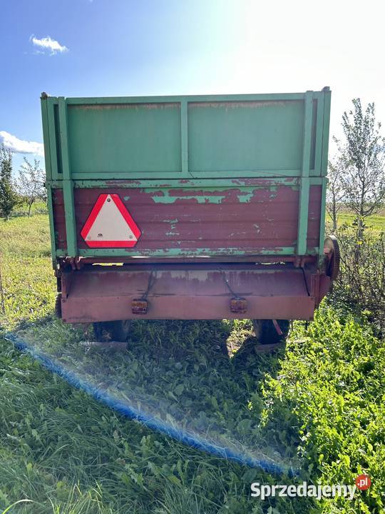 Rozrzutnik dwuosiowy przyczepa nie wywrotka nieuszkodzony Rozrzutniki obornika Zamch