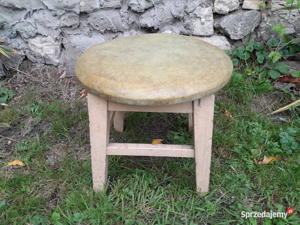 Mały okrągły taborecik taboret drewniany Dąbrowa Górnicza