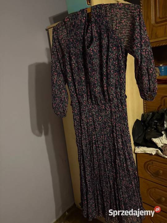 Sukienka długa Krzeszów
