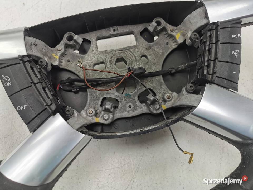KIEROWNICA MULTIFUNKCYJNA FORD KUGA MK1 C