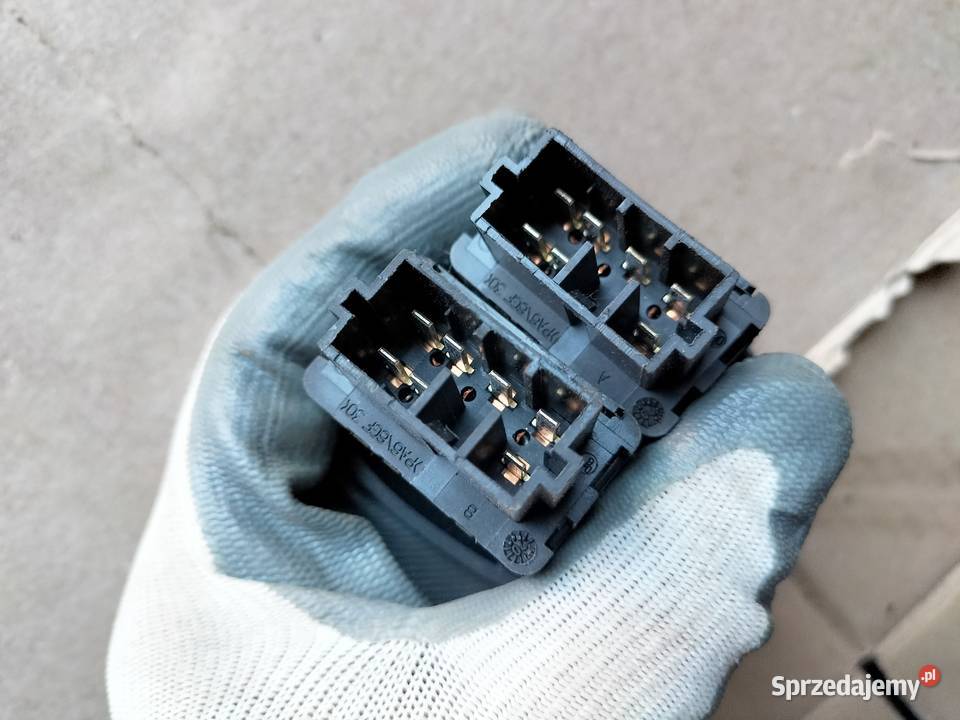 Citroen C3 MK1 PANEL WŁĄCZNIK WYŁĄCZNIK WYBY TYŁ osobowe lubelskie